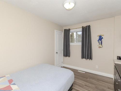 1409 Francis Street W, Thunder Bay, ON - Indoor Photo Showing Bedroom