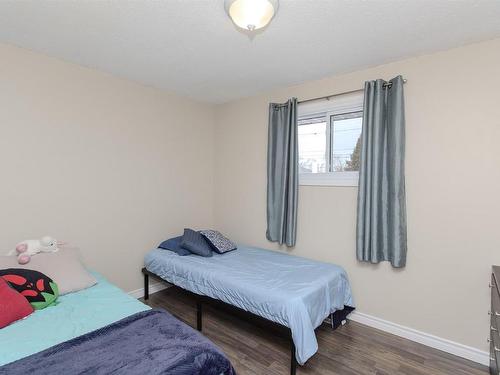 1409 Francis Street W, Thunder Bay, ON - Indoor Photo Showing Bedroom