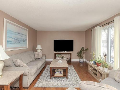 1409 Francis Street W, Thunder Bay, ON - Indoor Photo Showing Living Room