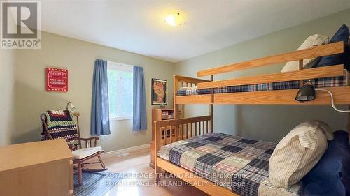 8846 Timberwood Trail, Lambton Shores (Grand Bend), ON - Indoor Photo Showing Bedroom