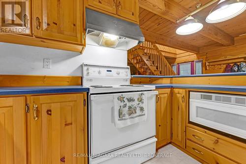 8 Four Mile Creek Road, Niagara-On-The-Lake (105 - St. Davids), ON - Indoor Photo Showing Kitchen