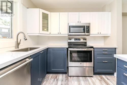 602 Tenth Street, Collingwood, ON - Indoor Photo Showing Kitchen With Upgraded Kitchen