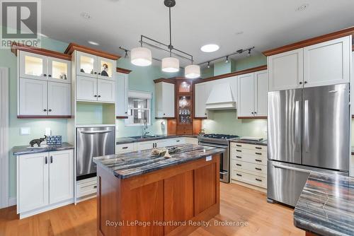 221 John Street, Minto (Harriston), ON - Indoor Photo Showing Kitchen