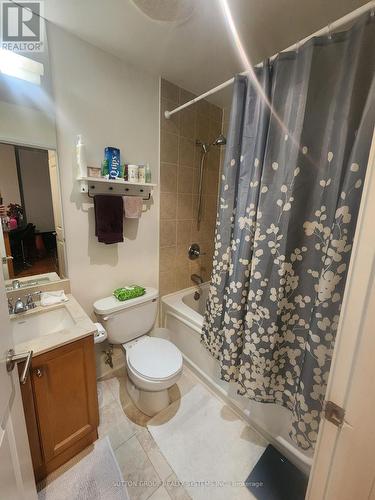 1403 - 18 Yorkville Avenue, Toronto, ON - Indoor Photo Showing Bathroom