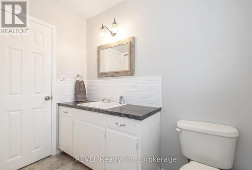 121 Forks Road, Welland (774 - Dain City), ON - Indoor Photo Showing Bathroom