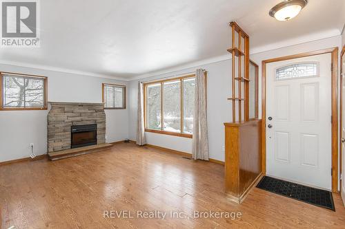 121 Forks Road, Welland (774 - Dain City), ON - Indoor With Fireplace