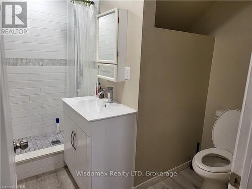 22 Willowdale Avenue, St. Catharines, ON - Indoor Photo Showing Bathroom