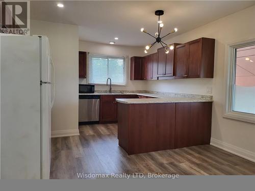 22 Willowdale Avenue, St. Catharines, ON - Indoor Photo Showing Kitchen