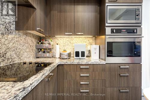 106 - 120 Harrison Garden Boulevard, Toronto, ON - Indoor Photo Showing Kitchen With Upgraded Kitchen