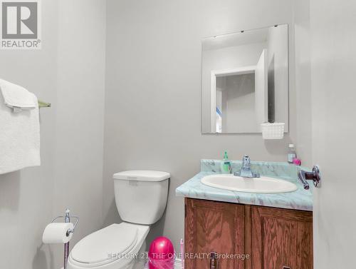 12 Bexhill Drive, London, ON - Indoor Photo Showing Bathroom