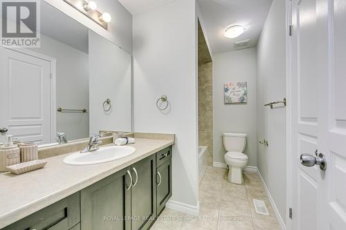 114 Vinton Road, Hamilton, ON - Indoor Photo Showing Bathroom