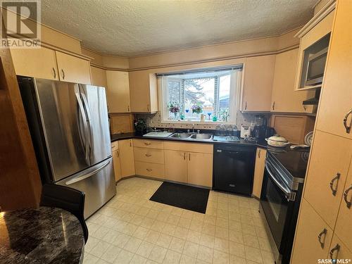 4061 Montague Street, Regina, SK - Indoor Photo Showing Kitchen With Double Sink