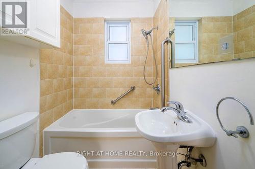 211 Mcgillivray Street, Ottawa, ON - Indoor Photo Showing Bathroom