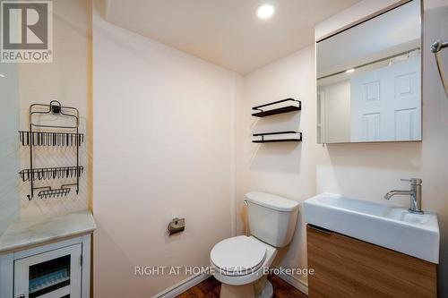 211 Mcgillivray Street, Ottawa, ON - Indoor Photo Showing Bathroom