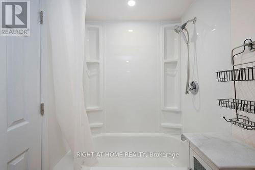 211 Mcgillivray Street, Ottawa, ON - Indoor Photo Showing Bathroom