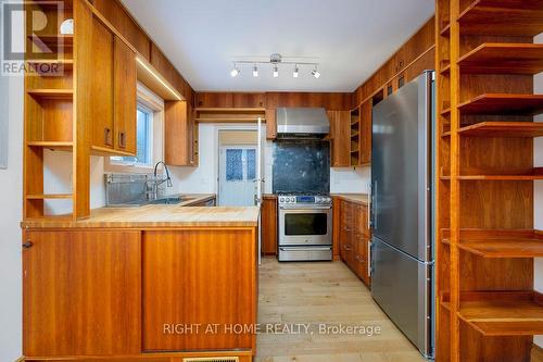 211 Mcgillivray Street, Ottawa, ON - Indoor Photo Showing Kitchen