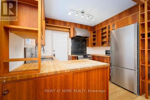 211 Mcgillivray Street, Ottawa, ON - Indoor Photo Showing Kitchen