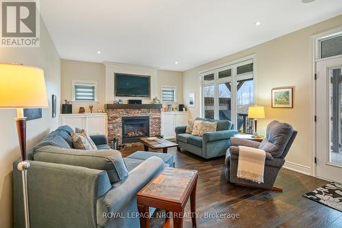 153 Michelle Court, Welland (772 - Broadway), ON - Indoor Photo Showing Living Room With Fireplace