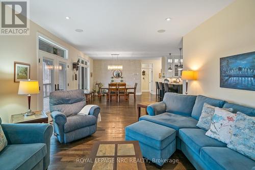 153 Michelle Court, Welland (772 - Broadway), ON - Indoor Photo Showing Living Room