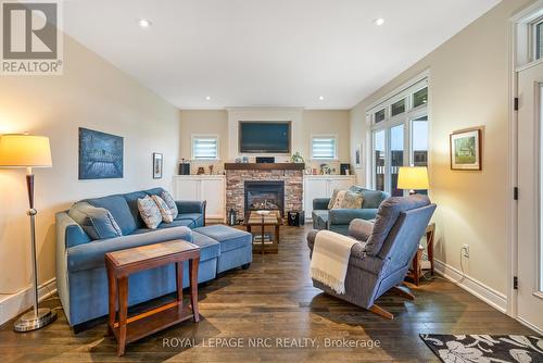 153 Michelle Court, Welland (772 - Broadway), ON - Indoor Photo Showing Living Room With Fireplace