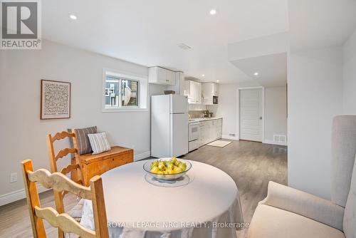 153 Michelle Court, Welland (772 - Broadway), ON - Indoor Photo Showing Dining Room