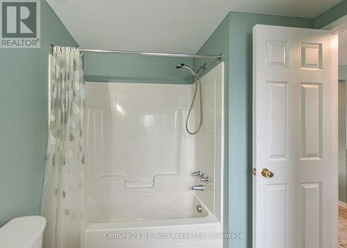 313 East Street E, Orillia, ON - Indoor Photo Showing Bathroom