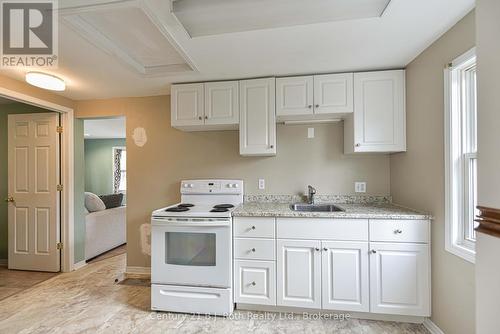 313 East Street E, Orillia, ON - Indoor Photo Showing Kitchen