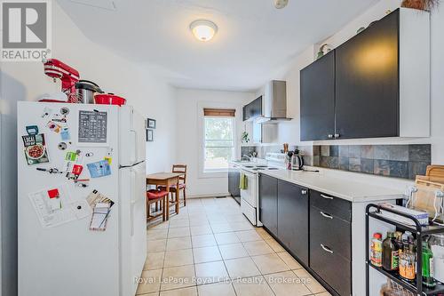 90 Neeve Street, Guelph (Two Rivers), ON - Indoor Photo Showing Kitchen