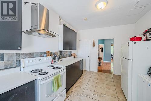 90 Neeve Street, Guelph (Two Rivers), ON - Indoor Photo Showing Kitchen