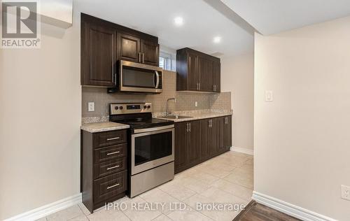 447 Harkin Place, Milton, ON - Indoor Photo Showing Kitchen