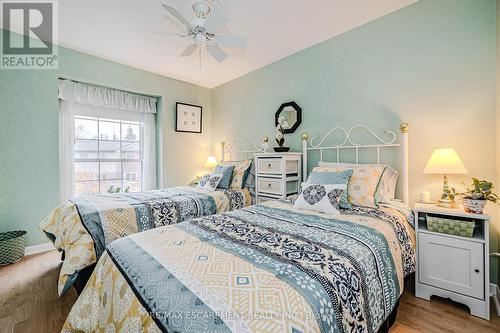 61 - 3029 Glencrest Road, Burlington, ON - Indoor Photo Showing Bedroom