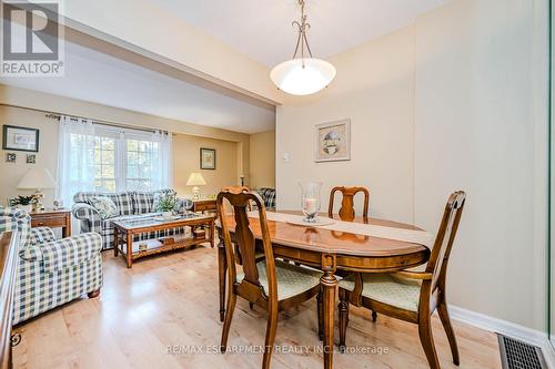 61 - 3029 Glencrest Road, Burlington, ON - Indoor Photo Showing Dining Room