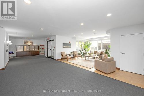 209 - 5070 Fairview Street, Burlington (Appleby), ON - Indoor