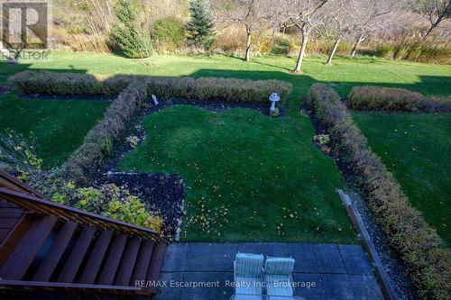 106 Fairwood Place W, Burlington (Bayview), ON - Outdoor With Backyard