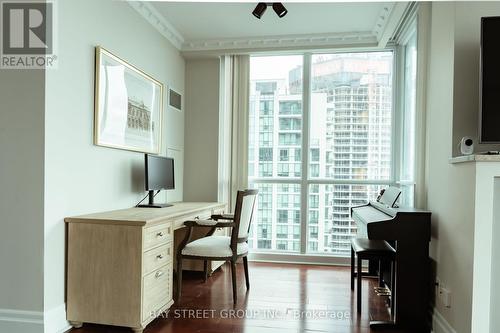 3508 - 16 Harbour Street, Toronto, ON - Indoor