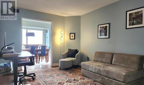 2607 - 2269 Lake Shore Boulevard W, Toronto, ON - Indoor Photo Showing Living Room