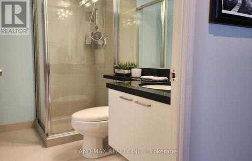 2607 - 2269 Lake Shore Boulevard W, Toronto, ON - Indoor Photo Showing Bathroom