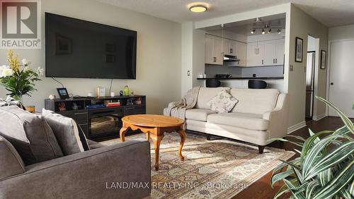 2607 - 2269 Lake Shore Boulevard W, Toronto, ON - Indoor Photo Showing Living Room