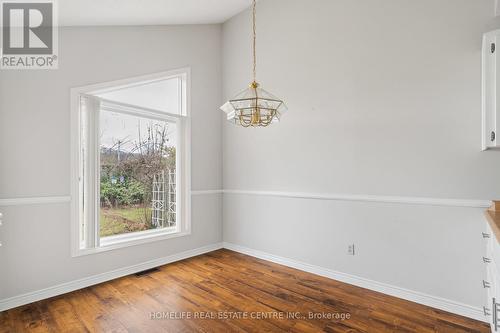 9 Wentworth Drive, Grimsby, ON - Indoor Photo Showing Other Room