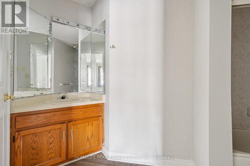 9 Wentworth Drive, Grimsby, ON - Indoor Photo Showing Bathroom