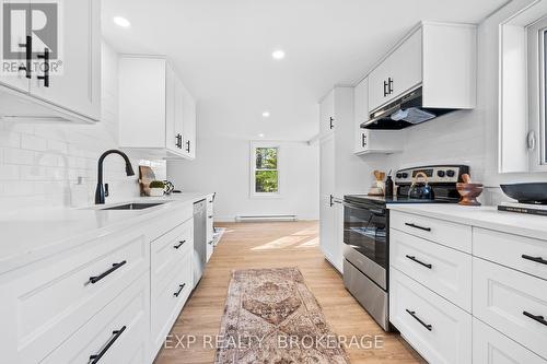 412 Main Street, Prince Edward County (Bloomfield), ON - Indoor Photo Showing Kitchen With Upgraded Kitchen