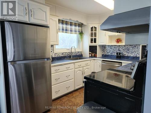 3258 Grants Settlement Road, Whitewater Region, ON - Indoor Photo Showing Kitchen