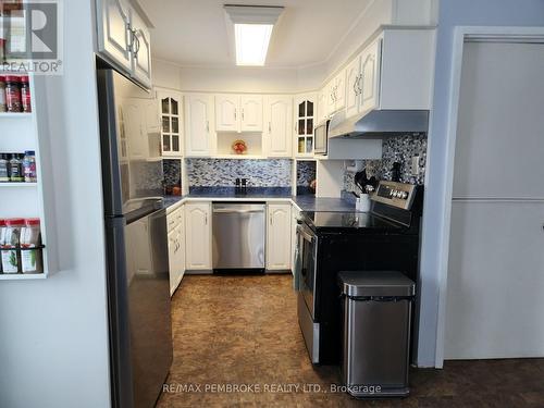 3258 Grants Settlement Road, Whitewater Region, ON - Indoor Photo Showing Kitchen