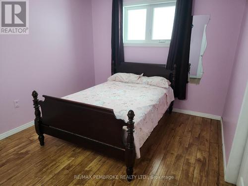 3258 Grants Settlement Road, Whitewater Region, ON - Indoor Photo Showing Bedroom