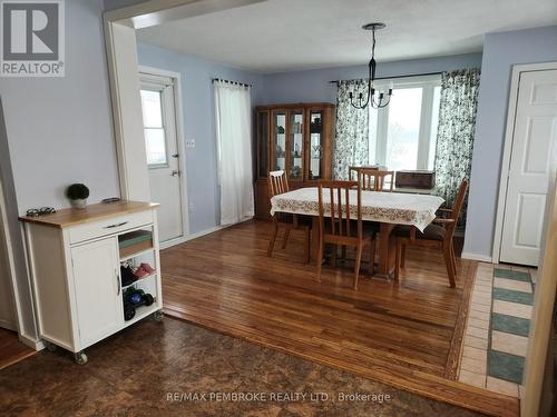 3258 Grants Settlement Road, Whitewater Region, ON - Indoor Photo Showing Dining Room