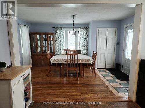 3258 Grants Settlement Road, Whitewater Region, ON - Indoor Photo Showing Dining Room