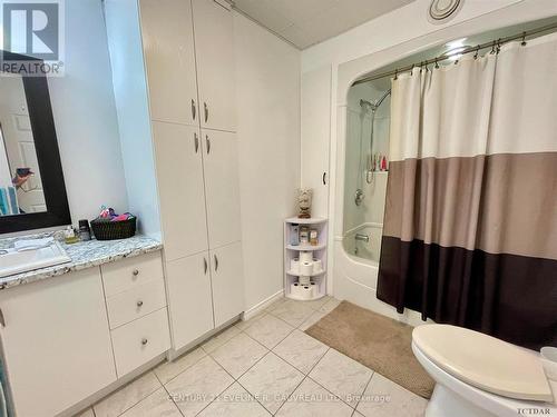 253 Crystal Crescent, Temiskaming Shores, ON - Indoor Photo Showing Bathroom