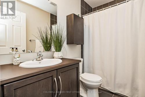 521 Rouncey Road, Ottawa, ON - Indoor Photo Showing Bathroom