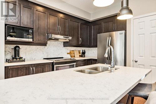 521 Rouncey Road, Ottawa, ON - Indoor Photo Showing Kitchen With Stainless Steel Kitchen With Double Sink With Upgraded Kitchen