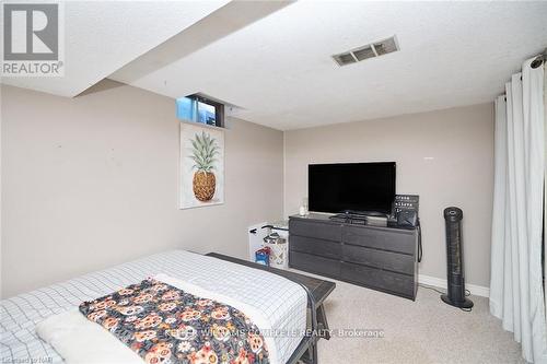 118 Rockwood Avenue, St. Catharines (455 - Secord Woods), ON - Indoor Photo Showing Bedroom